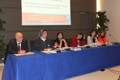 tavolo con relatori 2