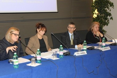 tavolo con relatori 4