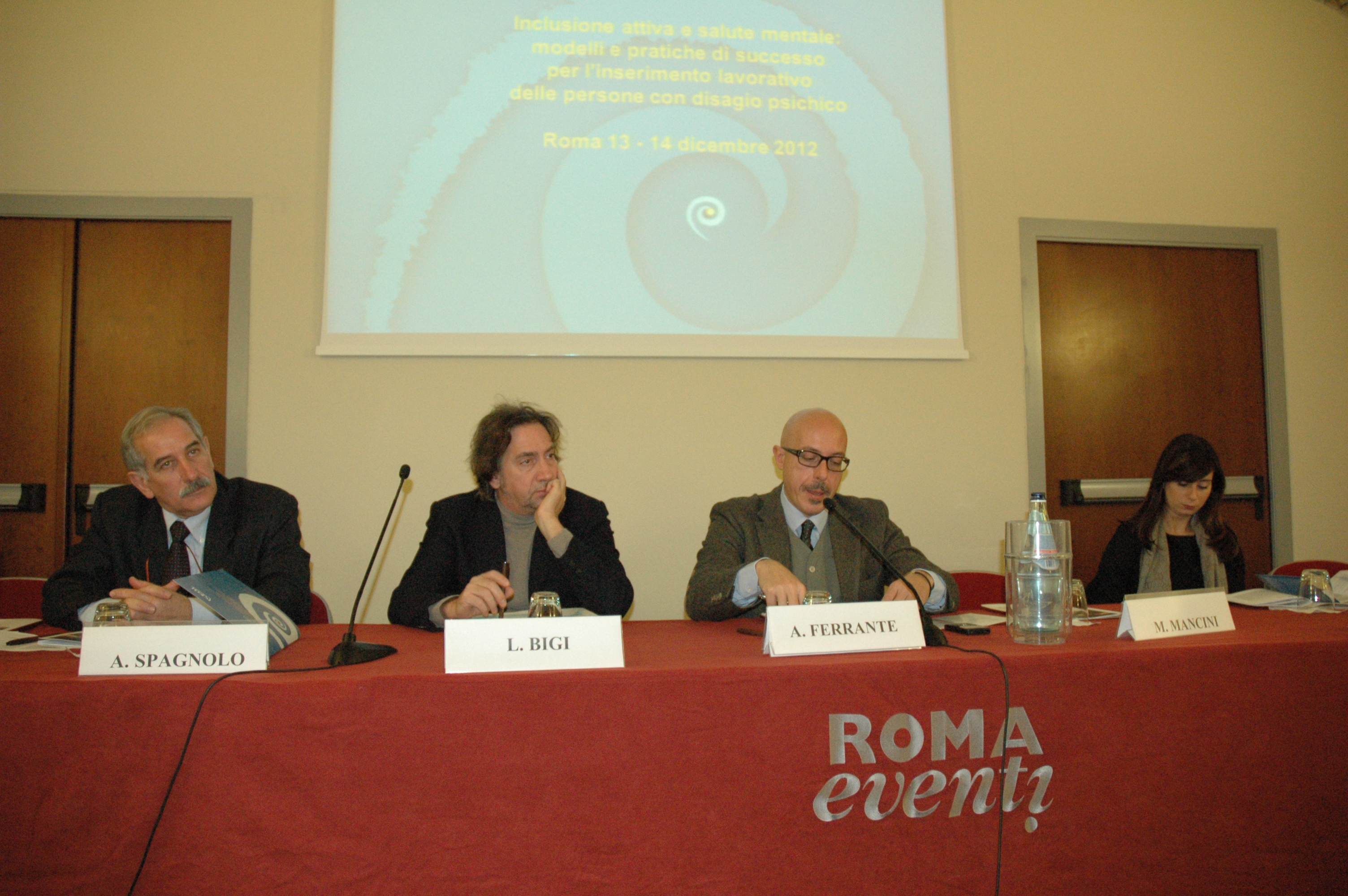 Tavolo di presidenza 1